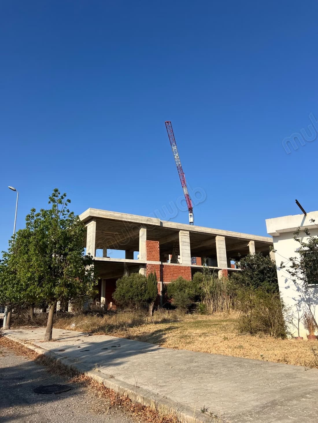 Terrain pour showroom Route Rabat Gzinaia. Superf 2034 m²