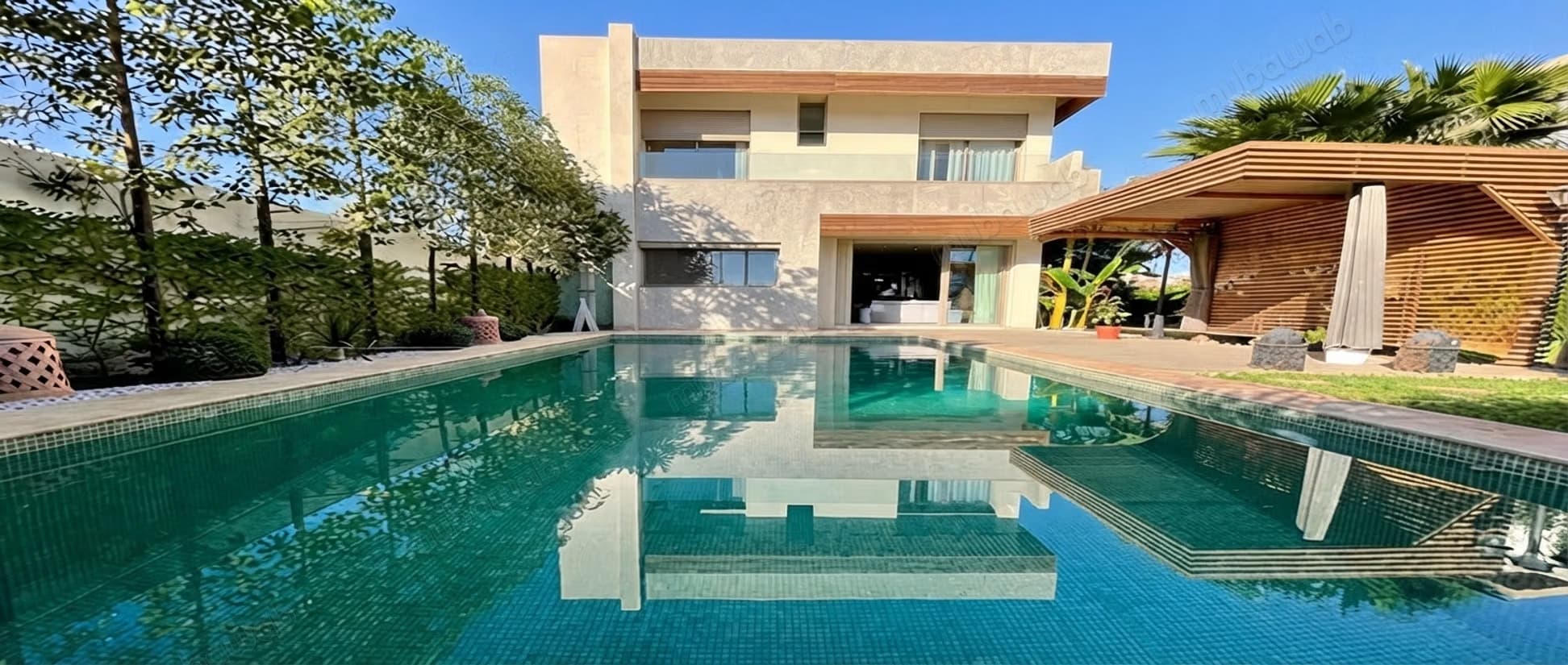 Villa moderne meublée à louer piscine et jardin