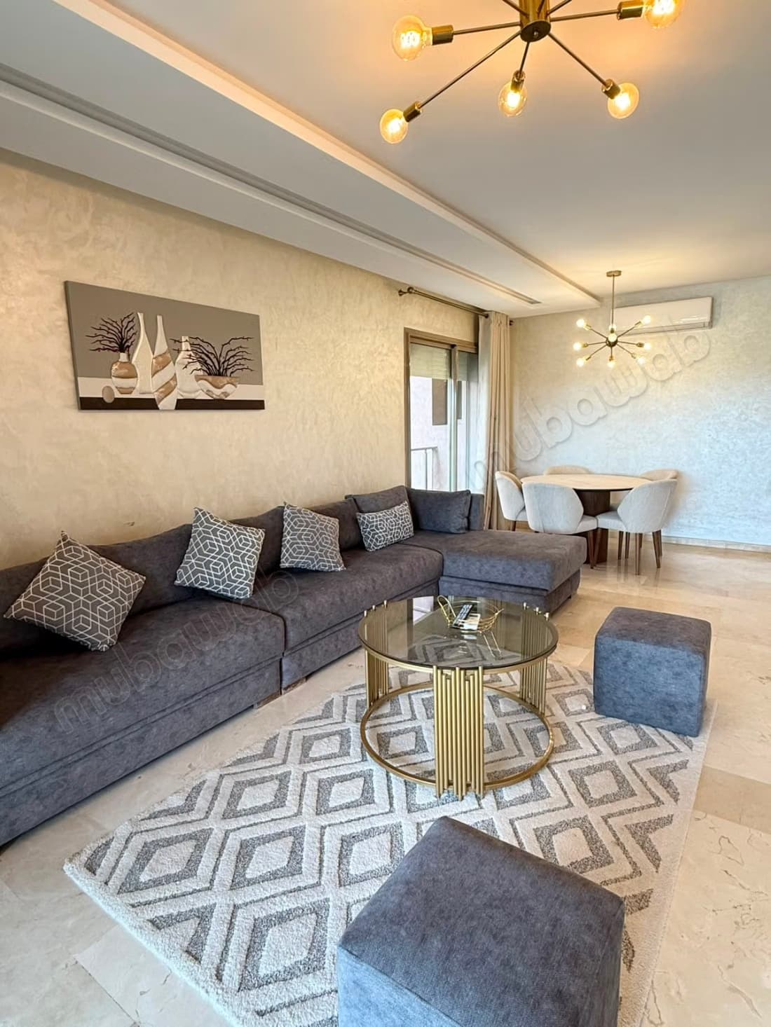 Appartement à louer à Bouaakkaz. Surface de 102 m². Bien meu...