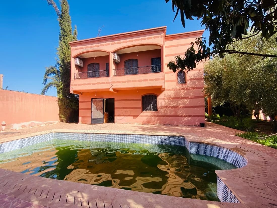 Excellente villa à vendre à Titrhamza, d'une superficie de 4...