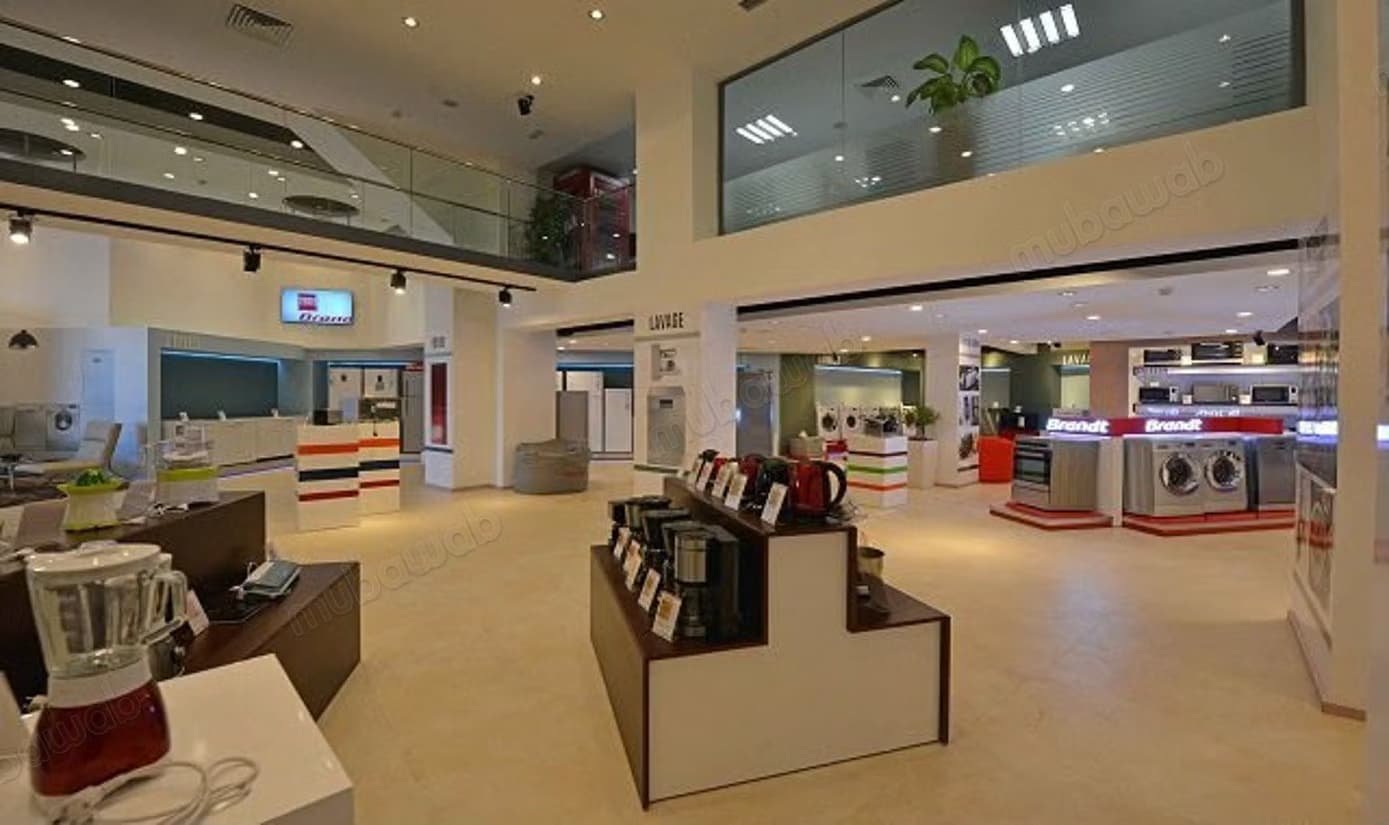 Local Commercial d'Exception en Angle racine