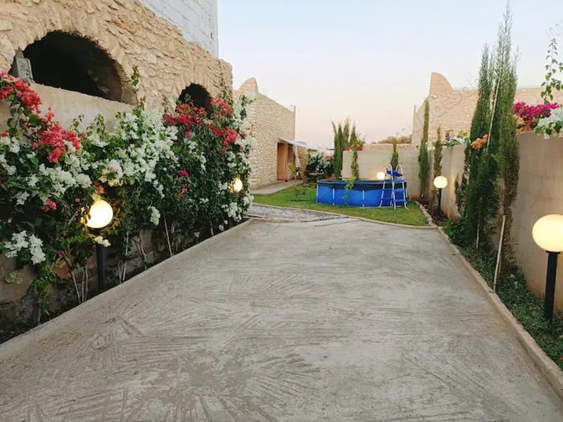 Villa 2 Chambres à Vendre 300 m² de Terrain