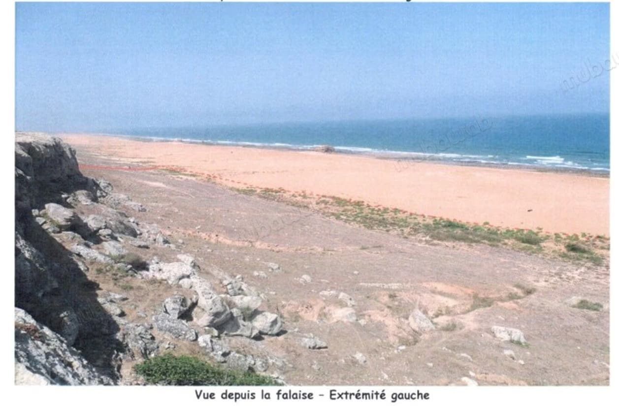 Terrain projet touristique pied dans l eau