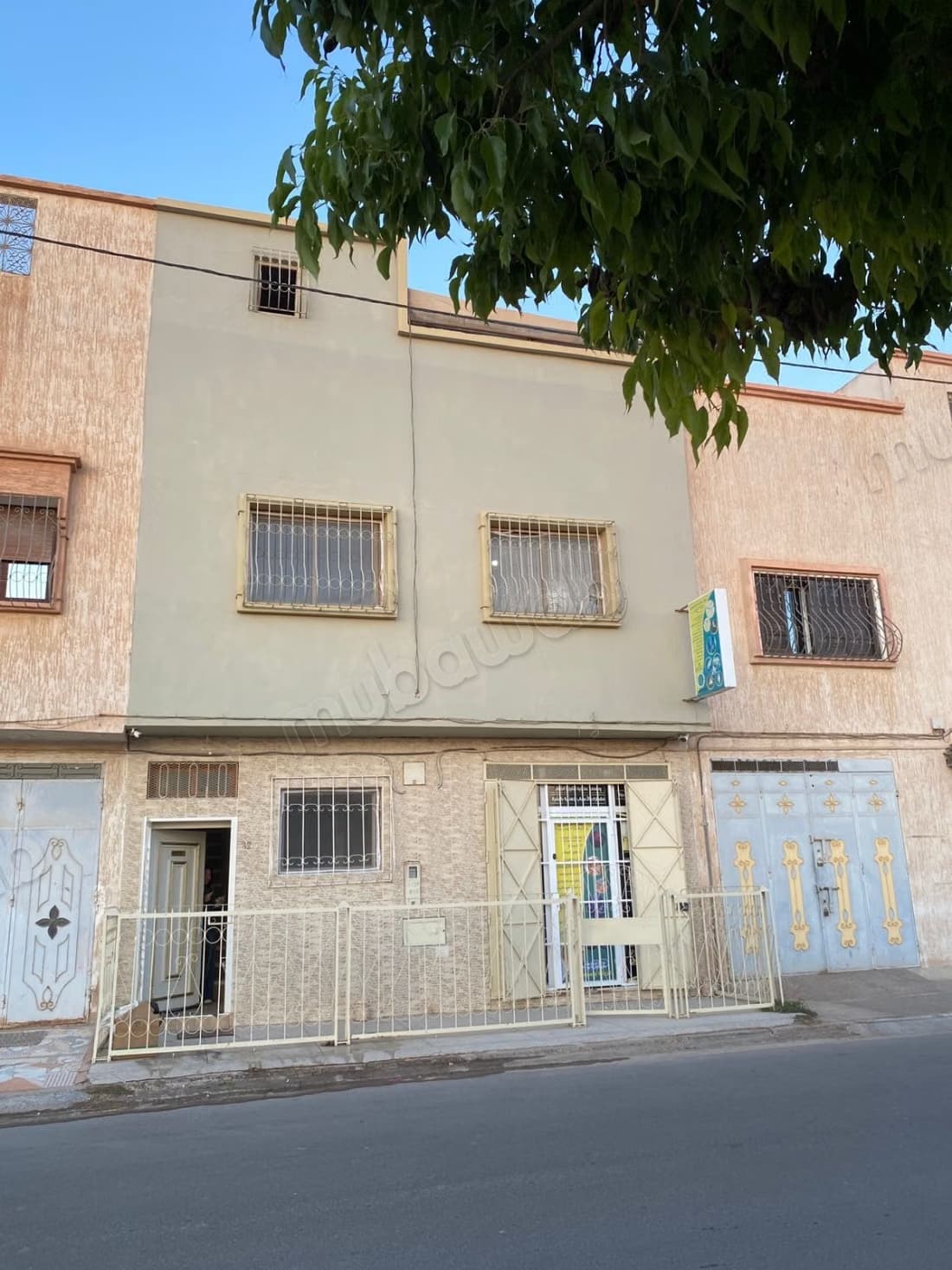 Maison à acheter à Hay Zaytoun. 3 pièces confortables. Séc...