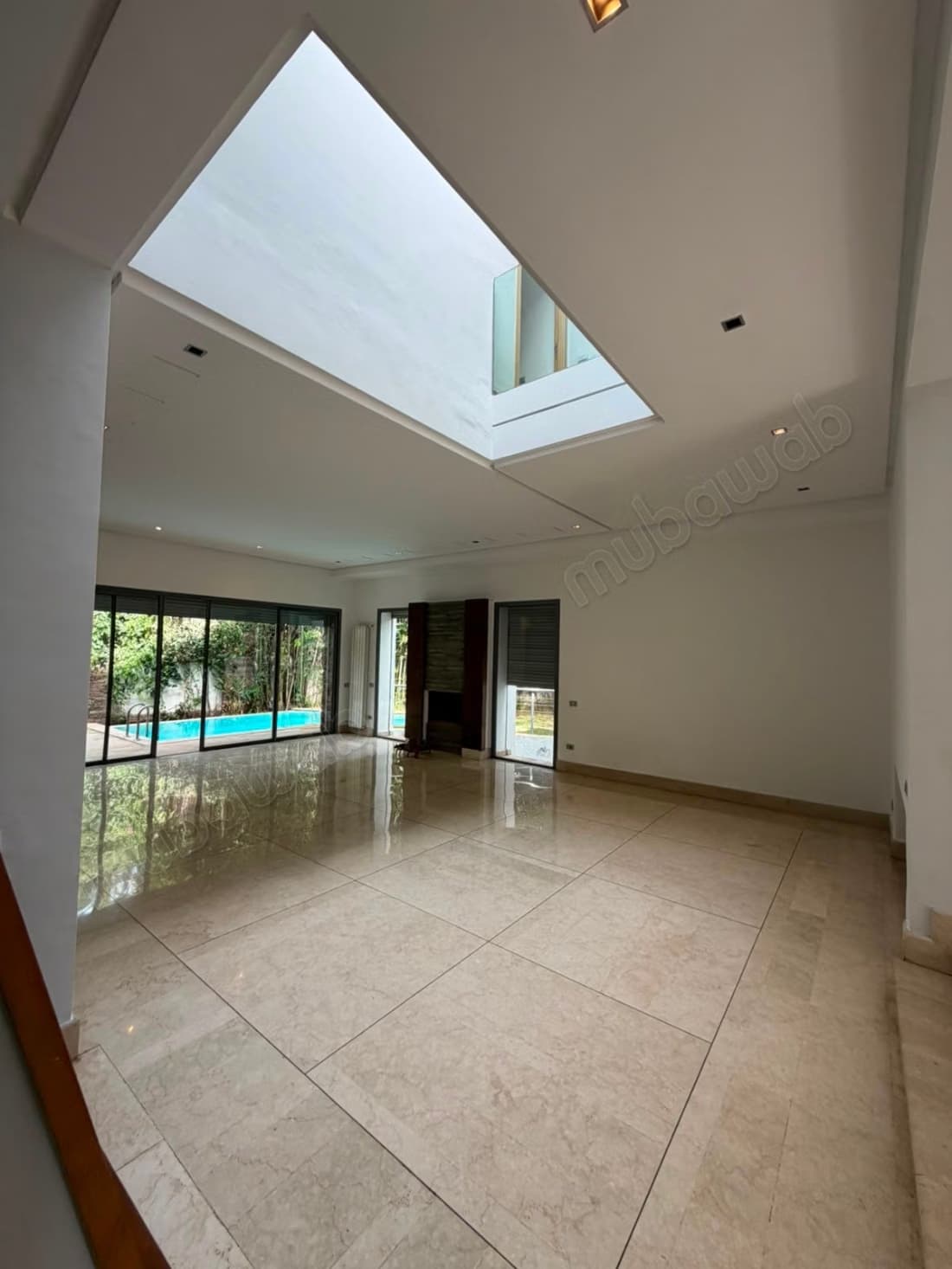 Villa moderne presque Neuve en résidence à louer Ain Diab