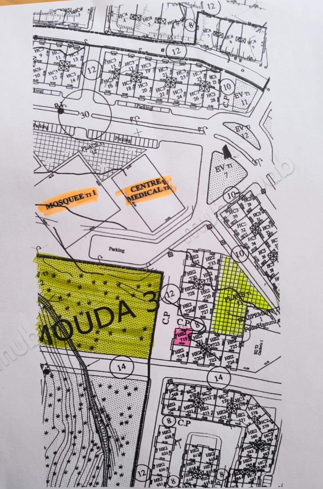 Terrain de 100 m², titre subdivisé, tous les documents compl...