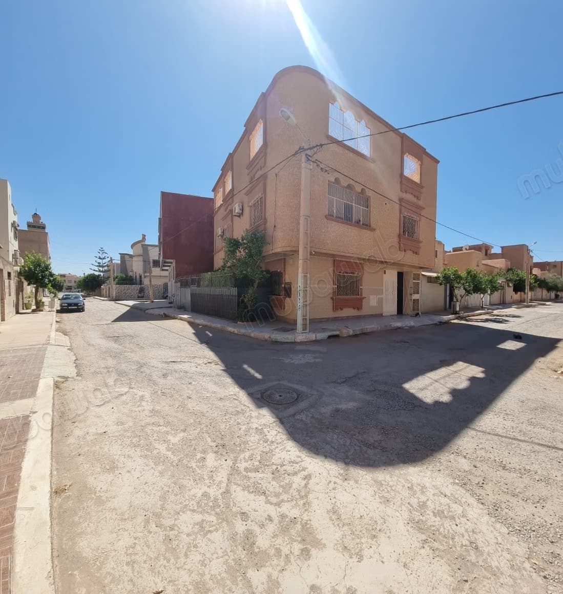 Maison à vendre à Nour. 2 pièces confortables. Parking et te...