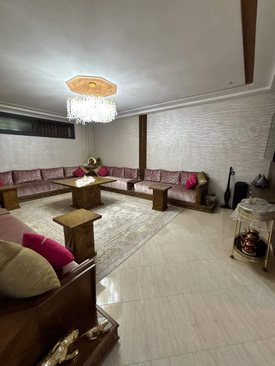 Superbe appartement à louer sur la route Ain Chkaf. 2 grande...