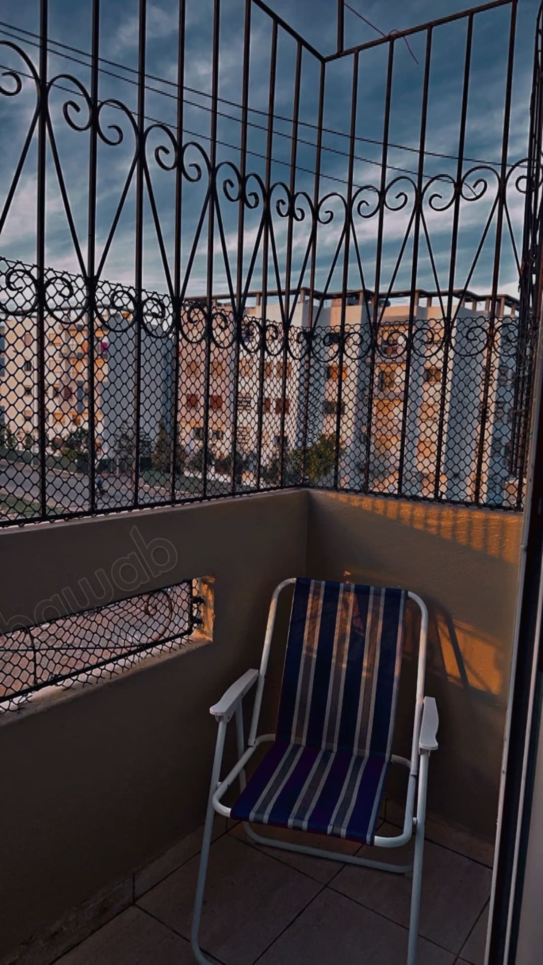Location d'un appartement à Hay Al Amal. 5 pièces. Bien meub...