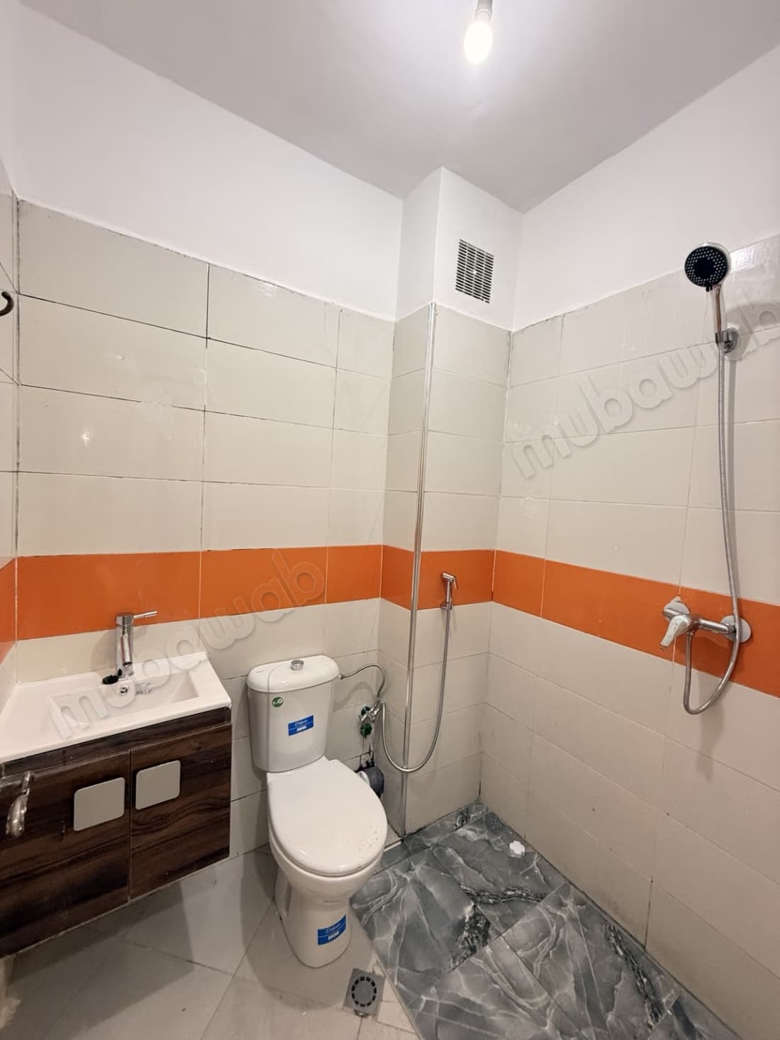 Appartement à vendre quartier abwab guliz. Surface totale 5...