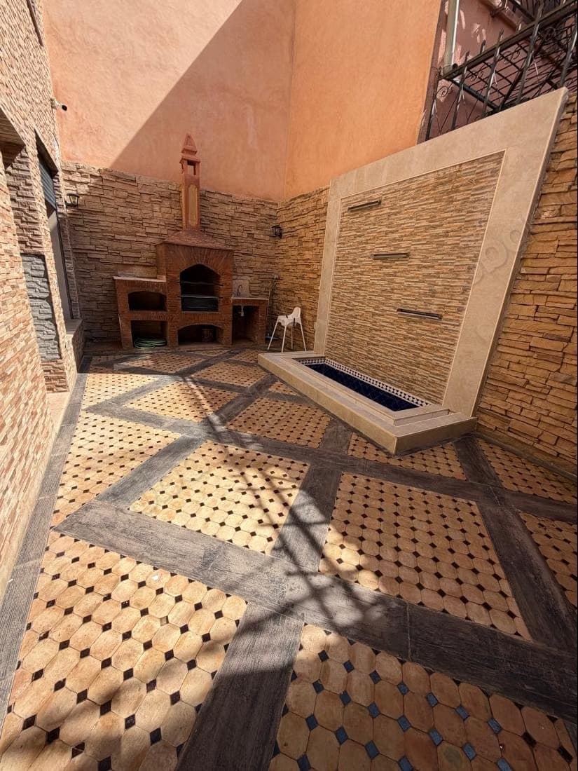 Villa de luxe à vendre à Hay Targa. 7 pièces. Meublé