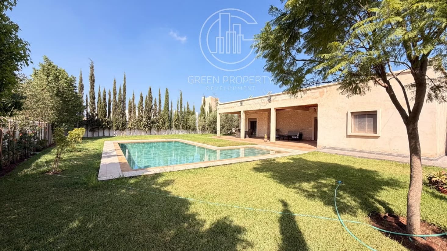 À vendre – Belle villa avec piscine à Bouzama