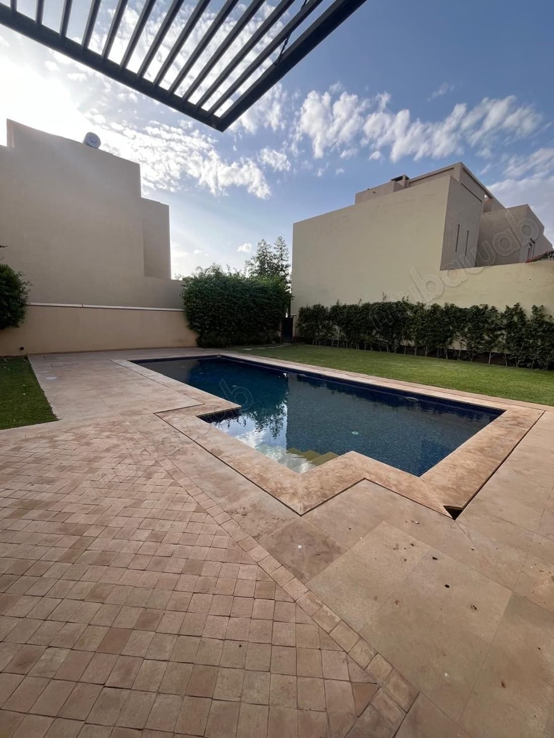 Superbe villa à louer à Amelkis. 6 pièces. Concierge et pisc...