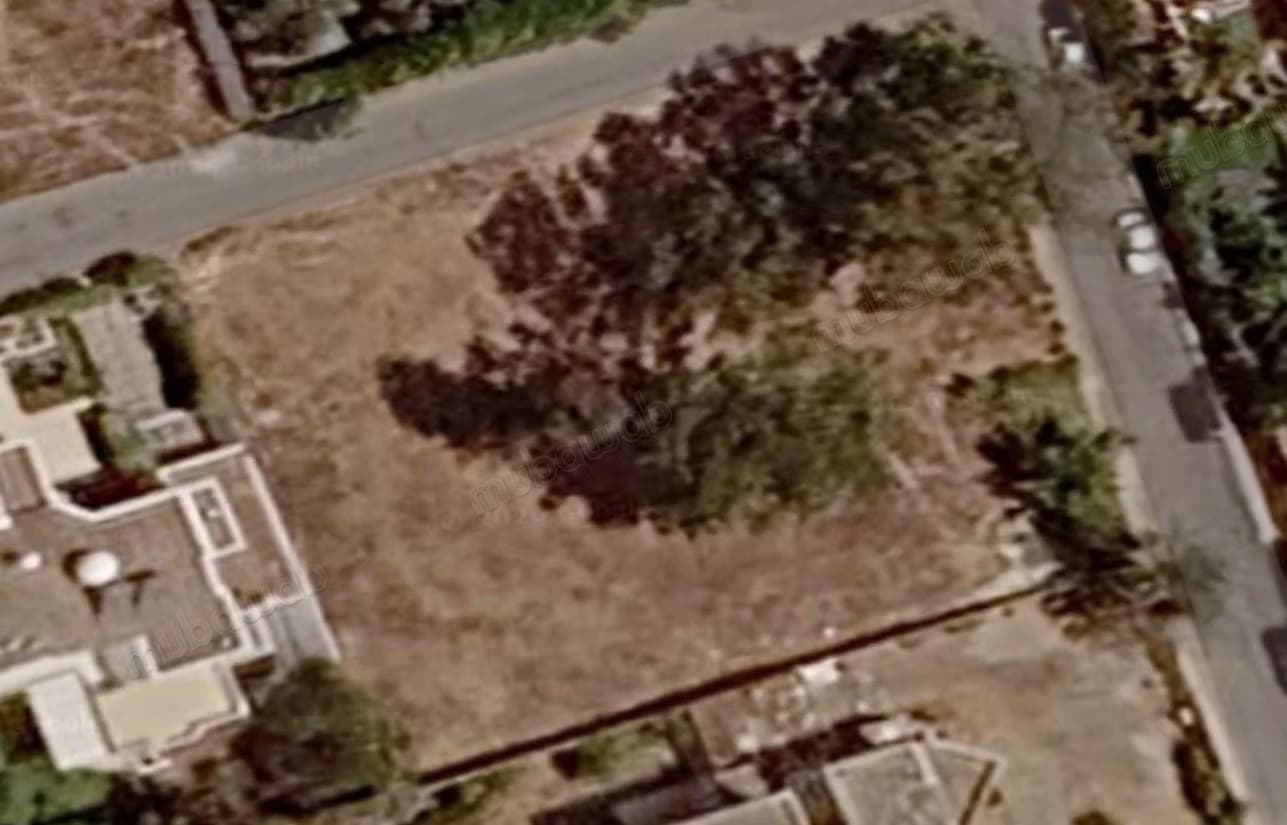 Terrain en vente à Quartier Des Ambassades. Surface totale...