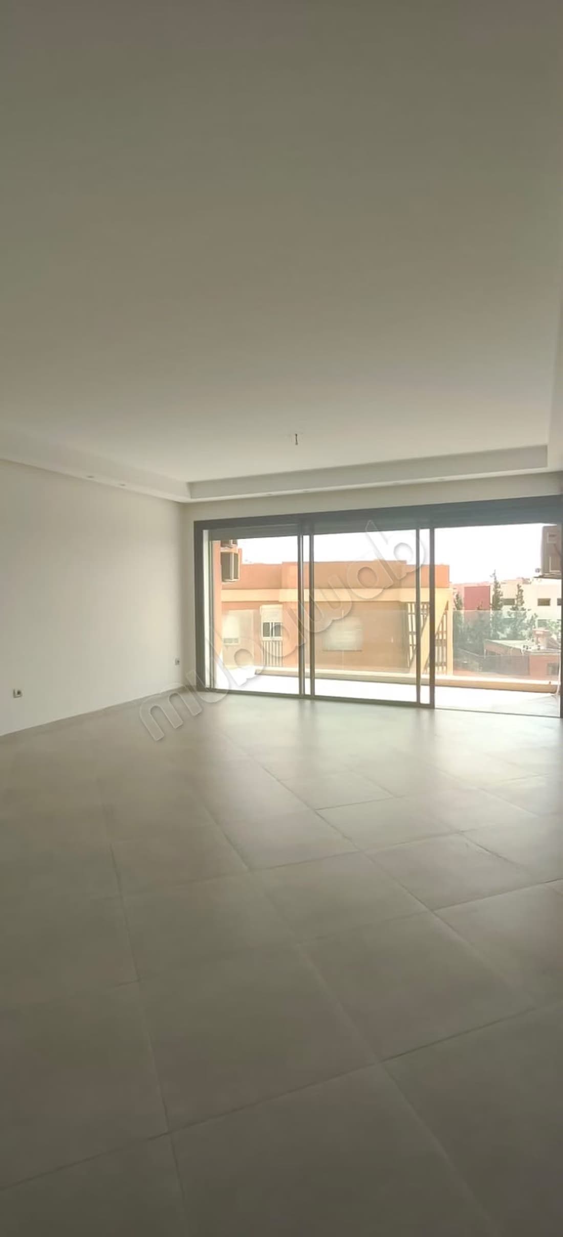 Très bel appartement De 3 Chambres Et Salon en location à Ca...