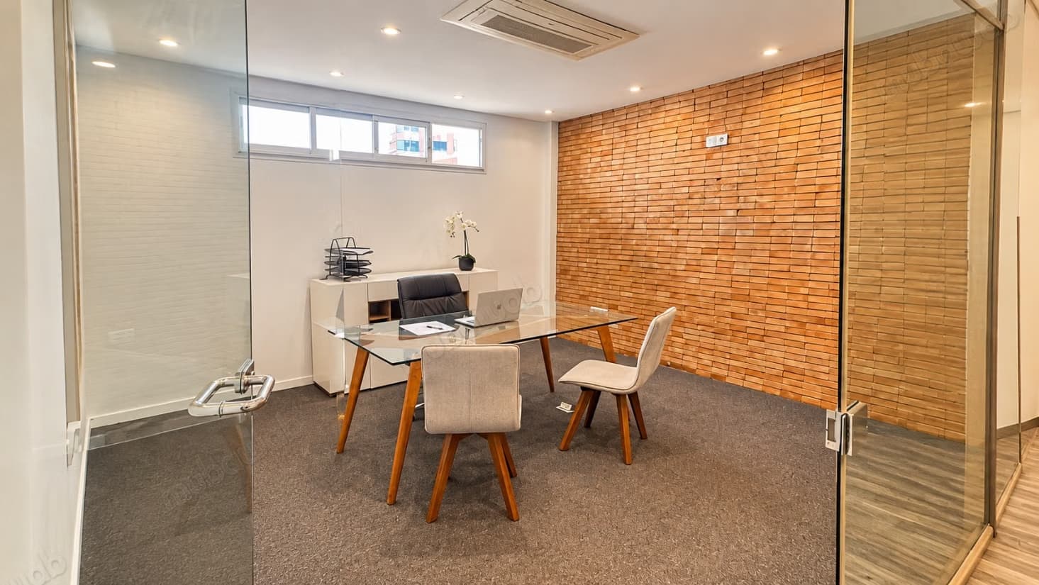 Bureaux entièrement aménagés & équipés – racine