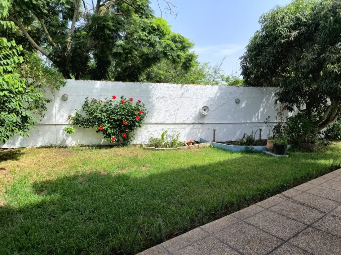 Villa à retaper à vendre à Hay Ryad. La superficie: 430