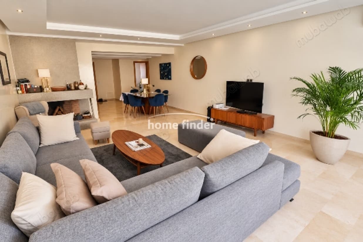 Appartement meublé à louer au Triangle d'Or 152 m²