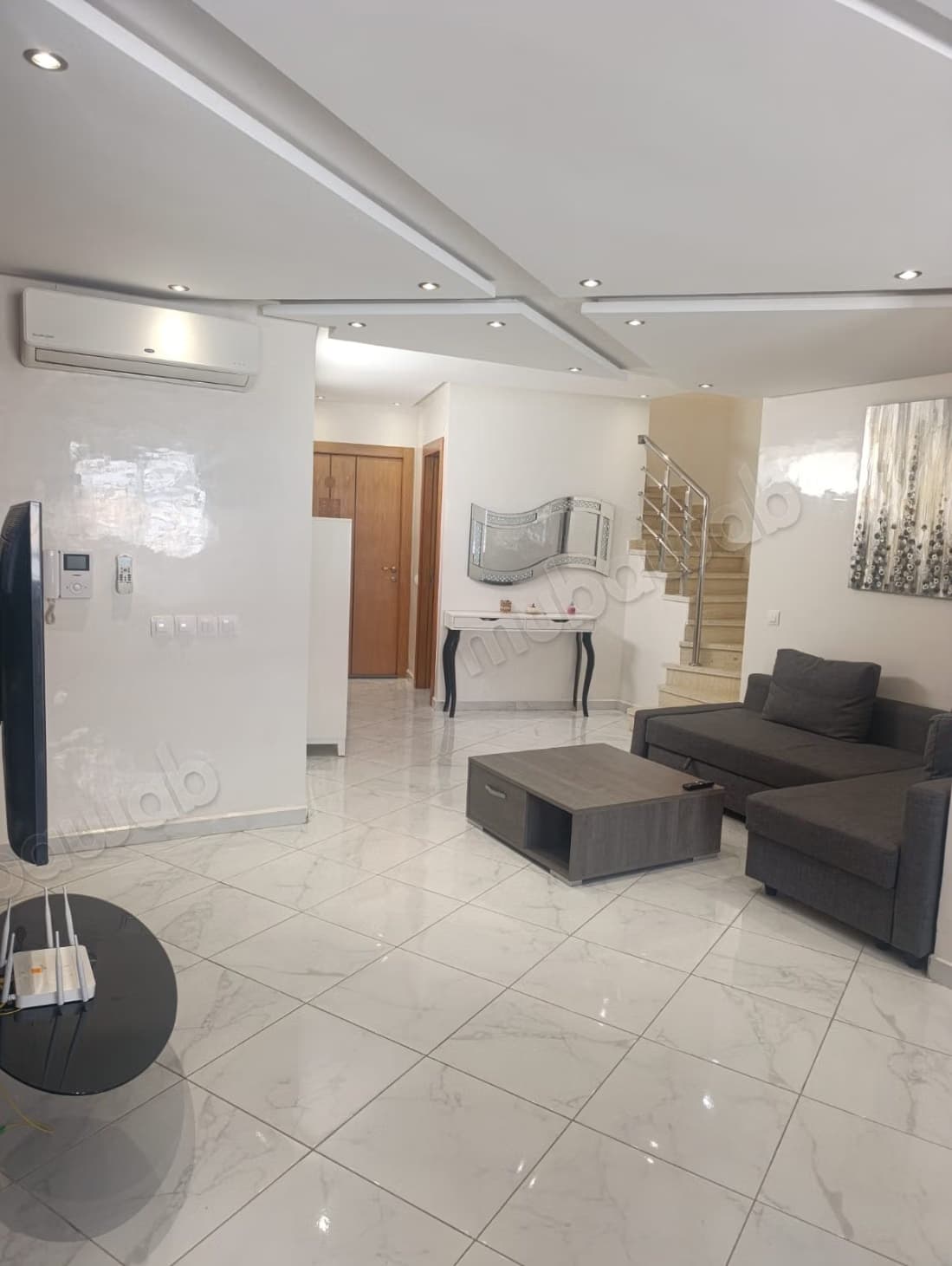 Un beau duplex spacieux à vendre au centre ville