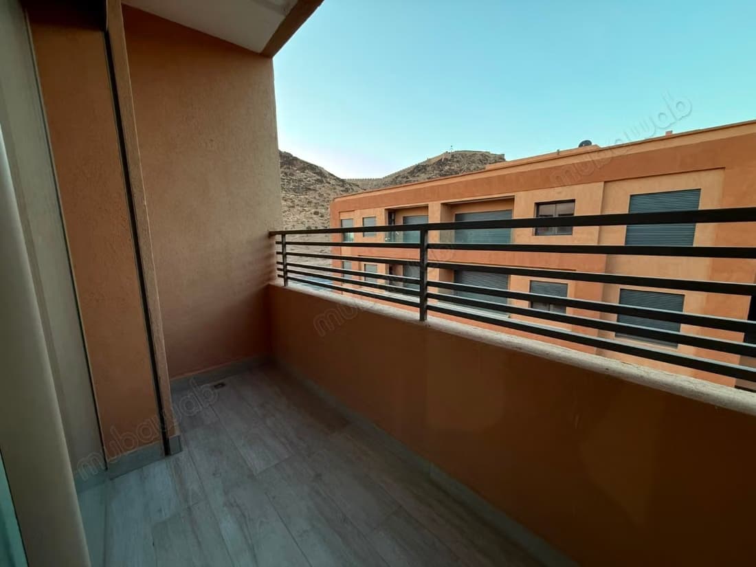 À LOUER appartement neuf meublé de 3 chambres