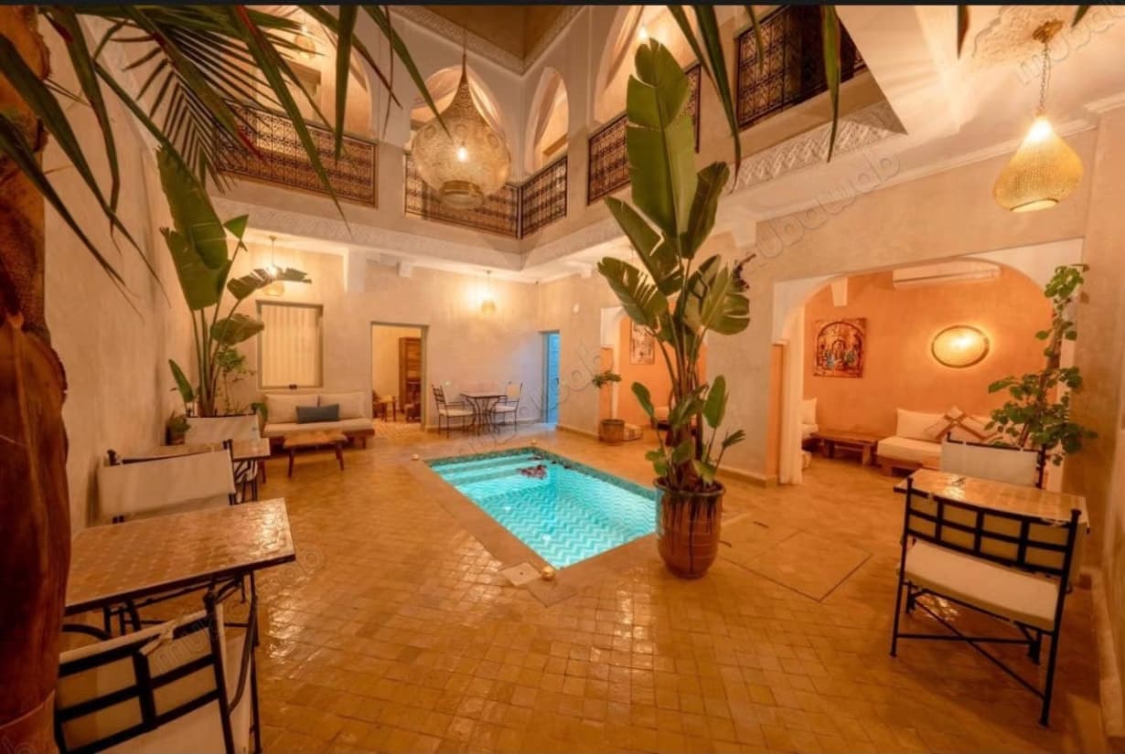 Somptueux riad à vendre à Michouar. 7 belles chambres. Pisci...