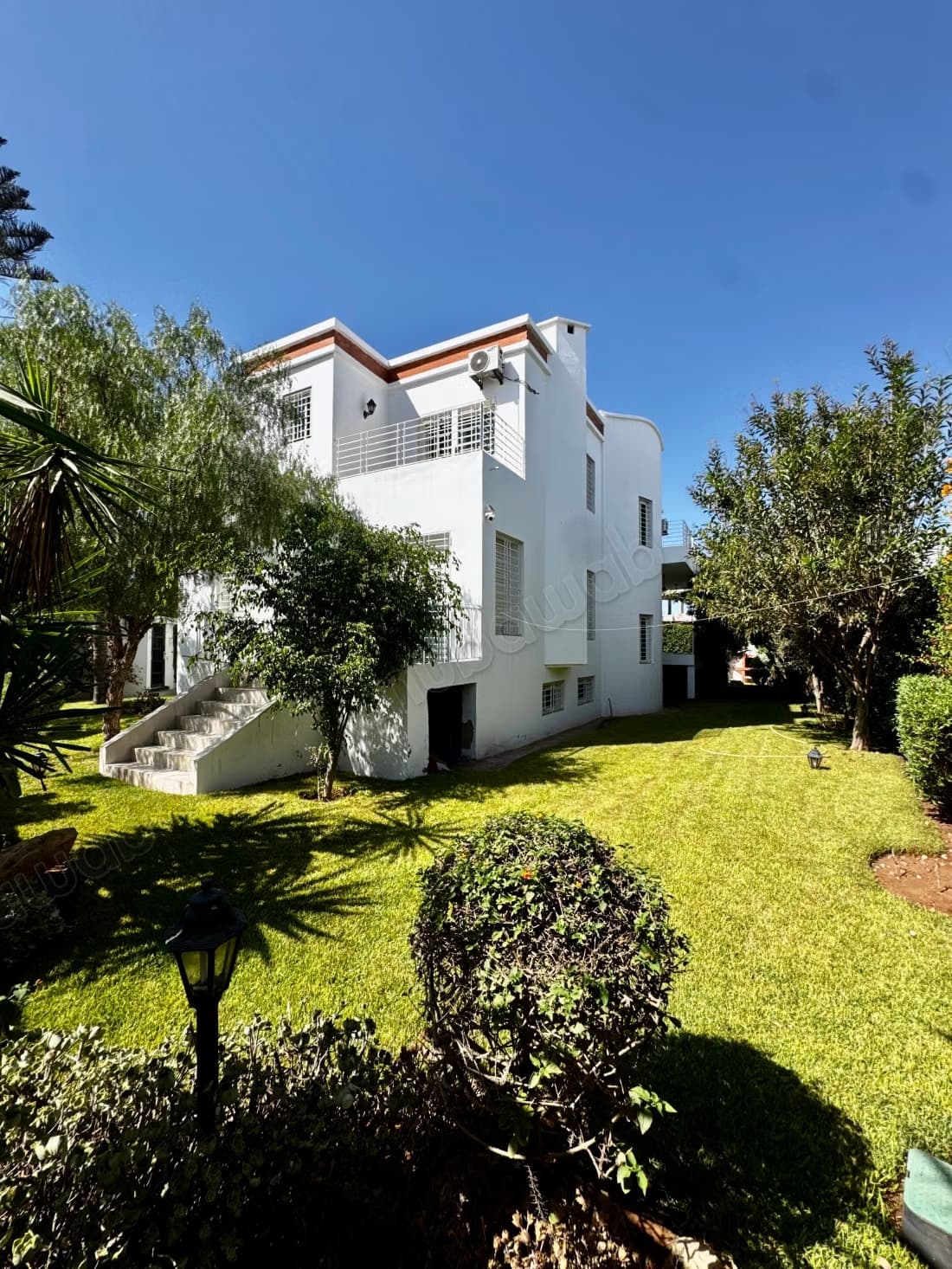 Villa isolée à vendre – Laimoun, Emplacement privilégié face...
