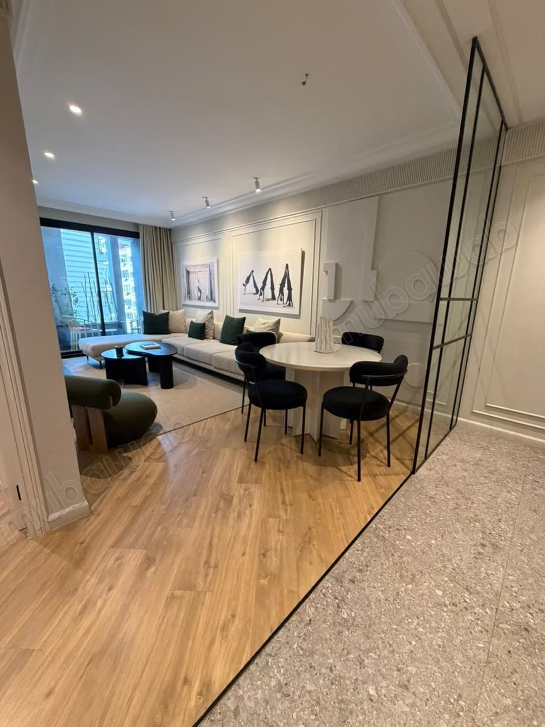 Très bel Studio meuble en location à Racine
