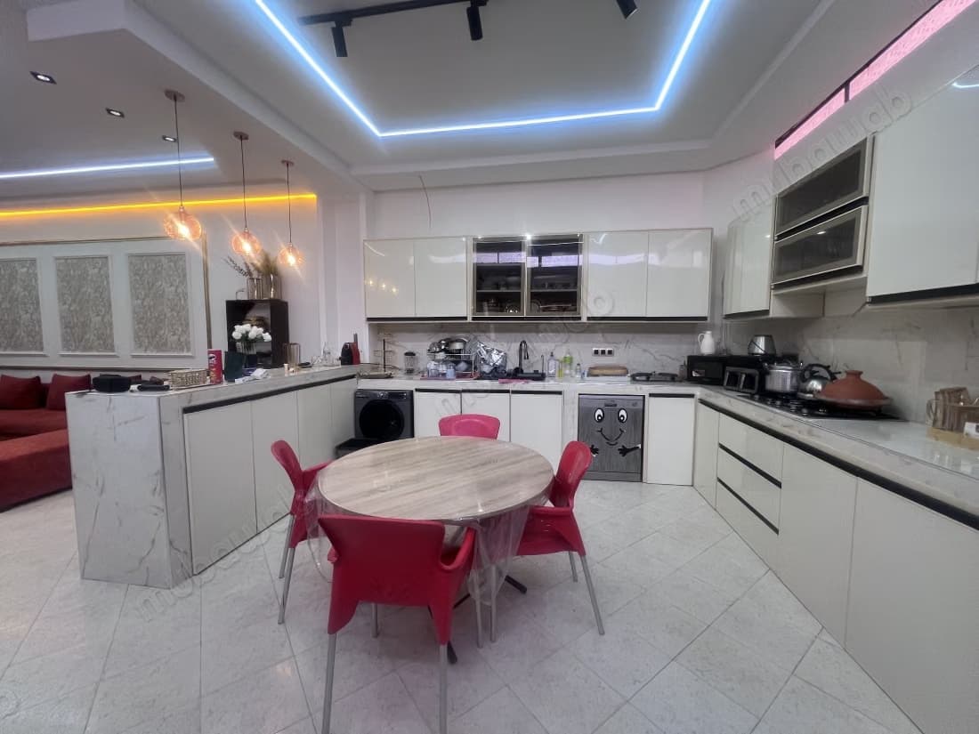 Appartement de 236m2 meublé à vendre
