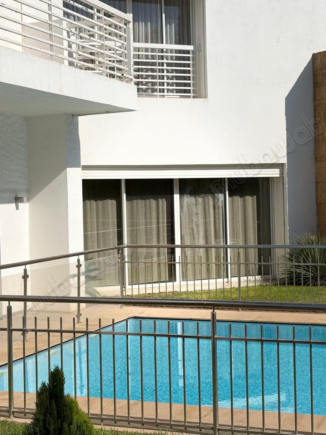 Villa moderne meublée avec clim et ch. Central