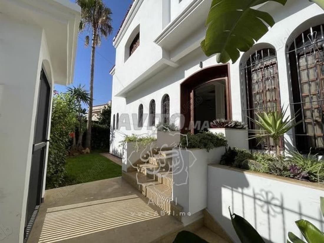 À vendre villa à double usage sur blrd alhour