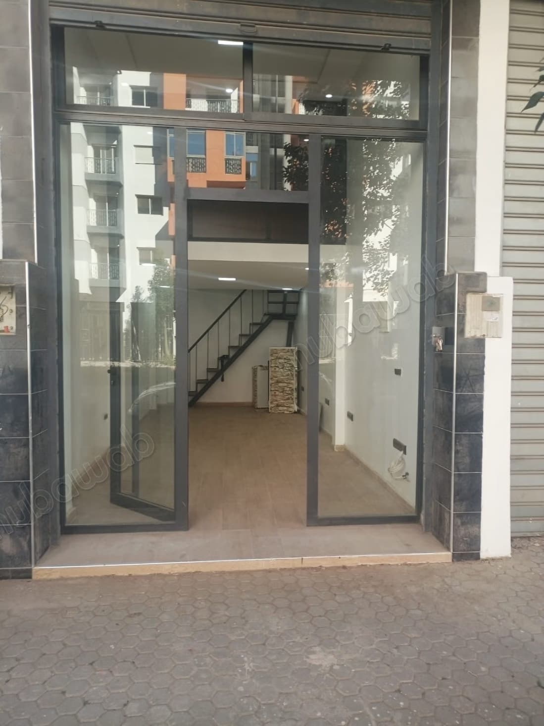 Vend local commercial à Bouskoura. Surface totale 23 m²