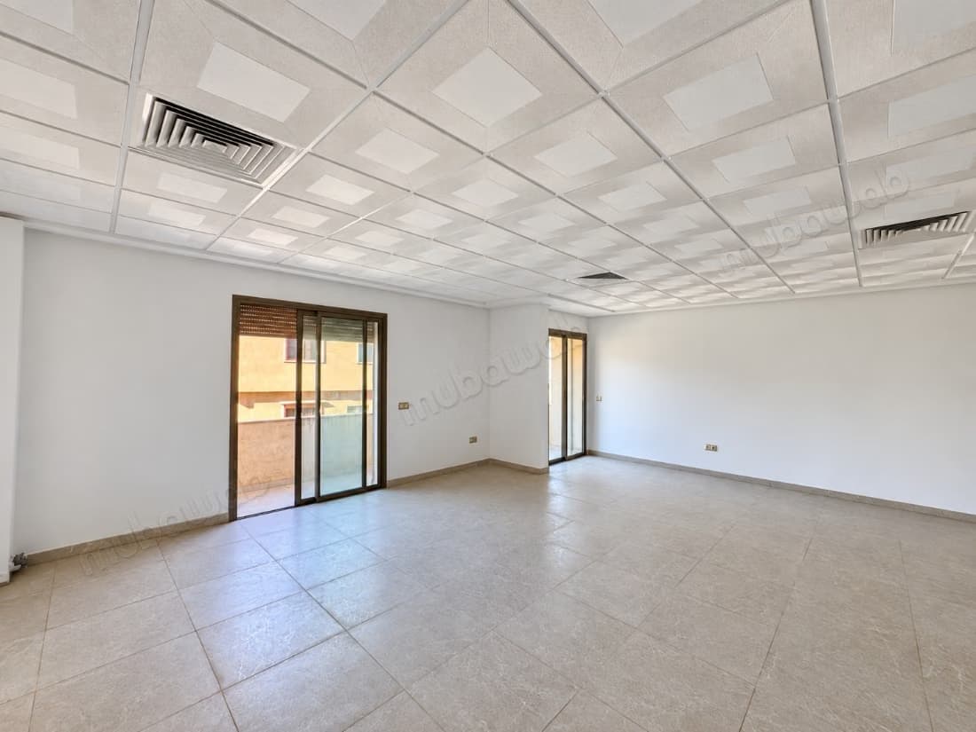 Plateau bureau neuf de 79 m² avec balcon