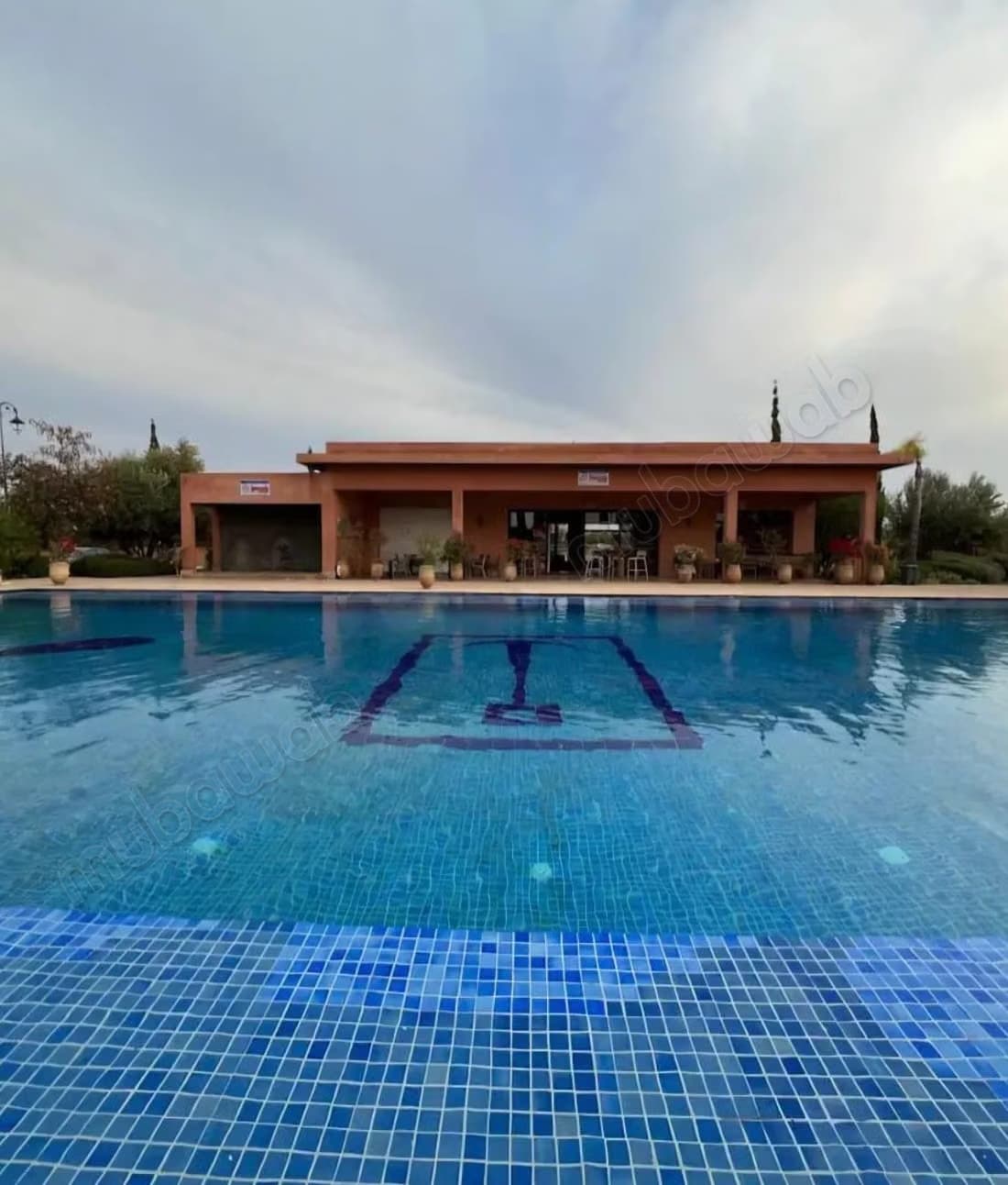 Agnifique duplex trois chambres avec piscine en location