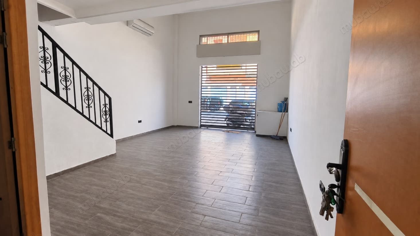 Local commercial 53 m² avec mezzanine – Majorelle
