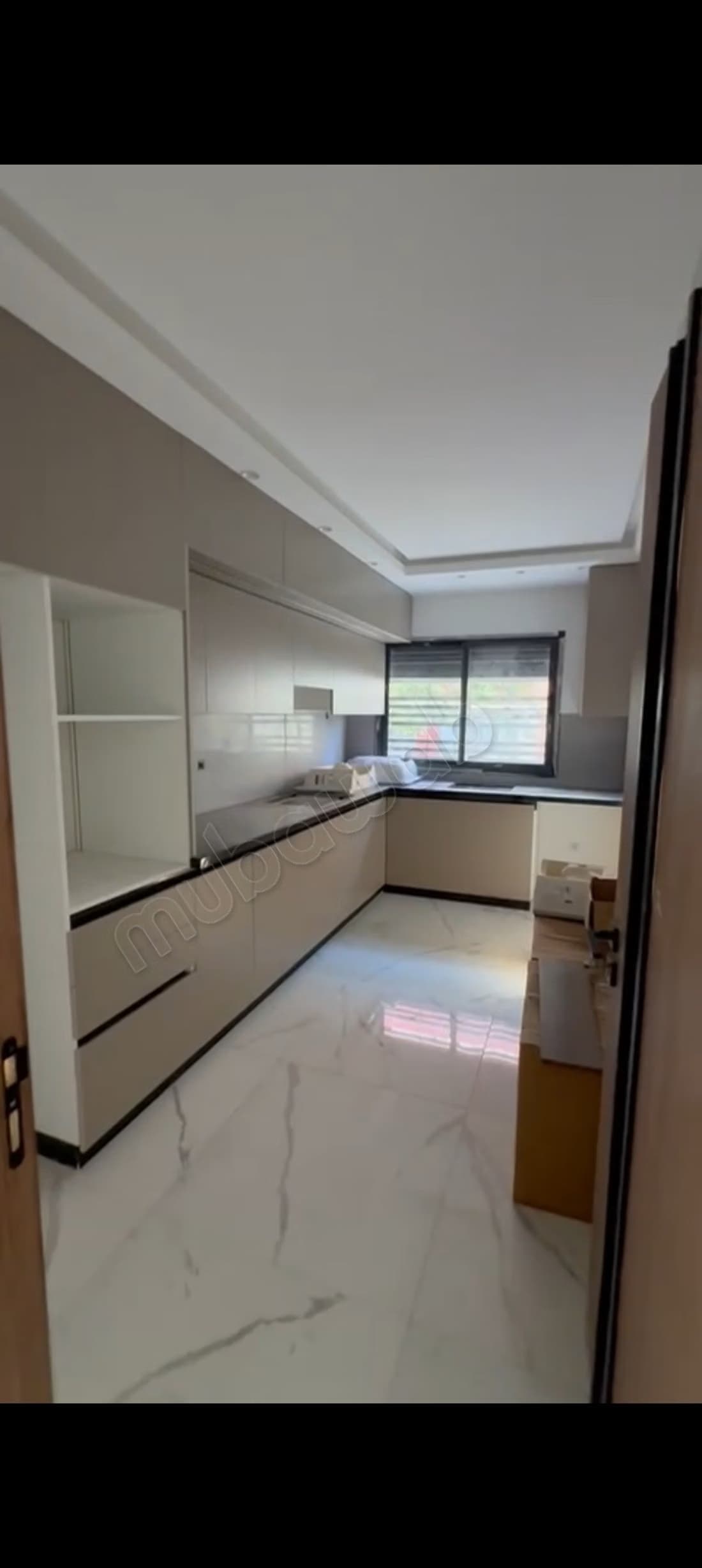 Appartement en vente à Bir Rami Est. 3 chambres