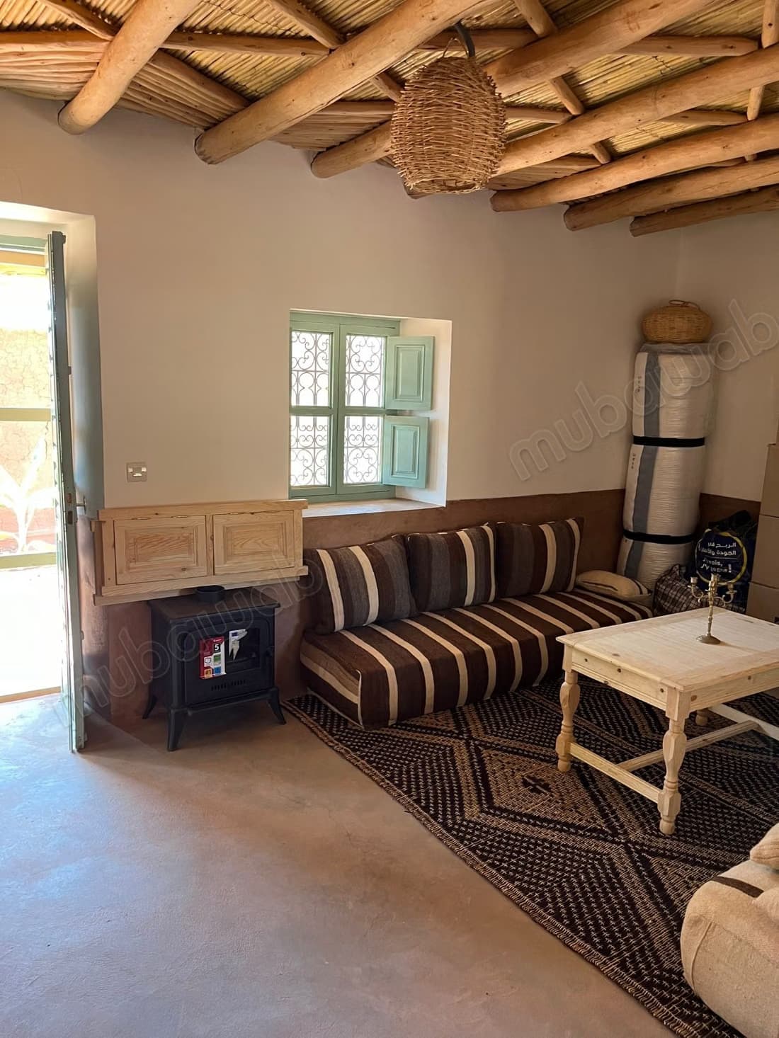 Maison avec magnifique vue entourées de Montagnes
