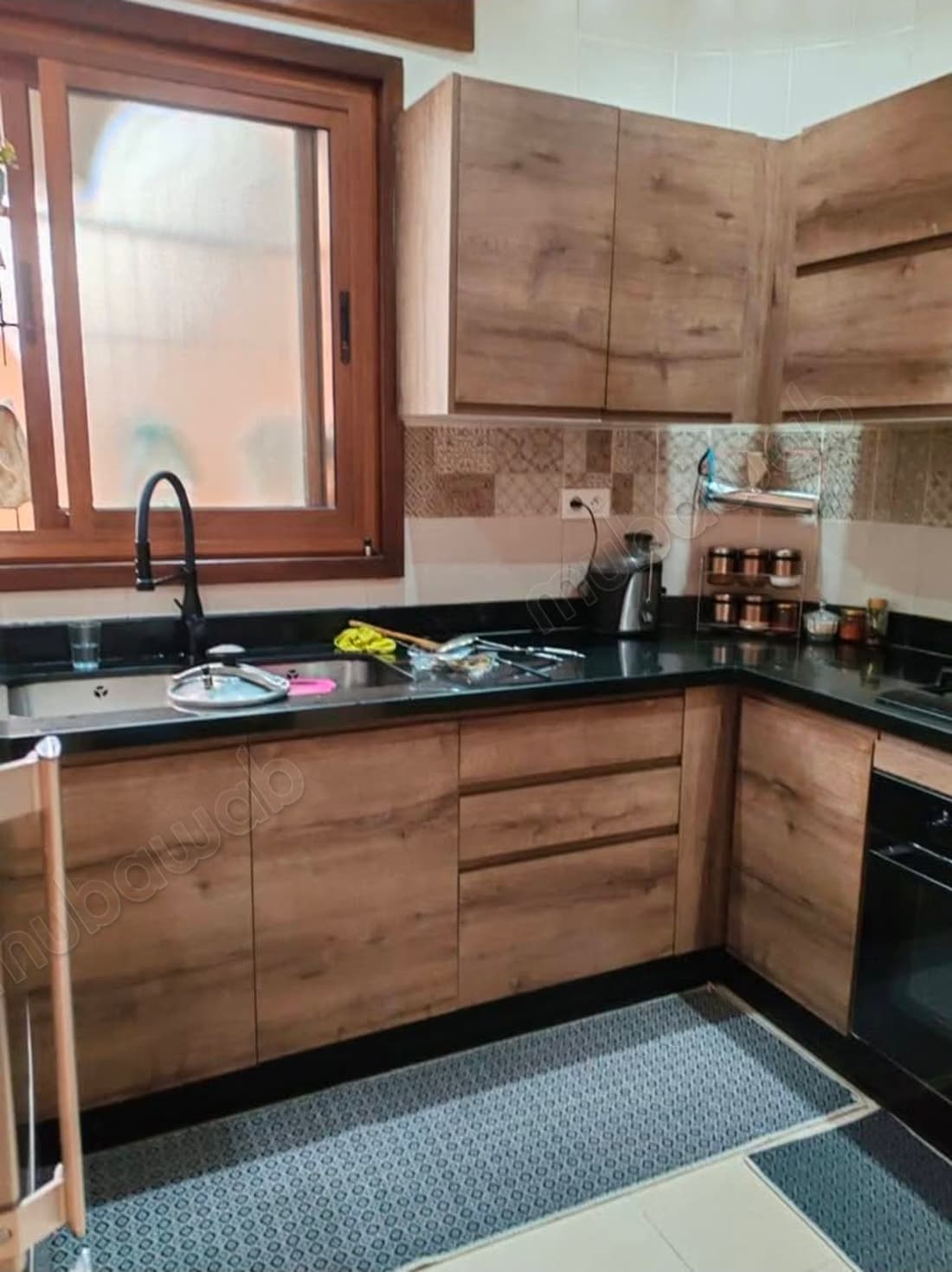 Villa de luxe à vendre à Charf. Superficie 210 m². Places de...
