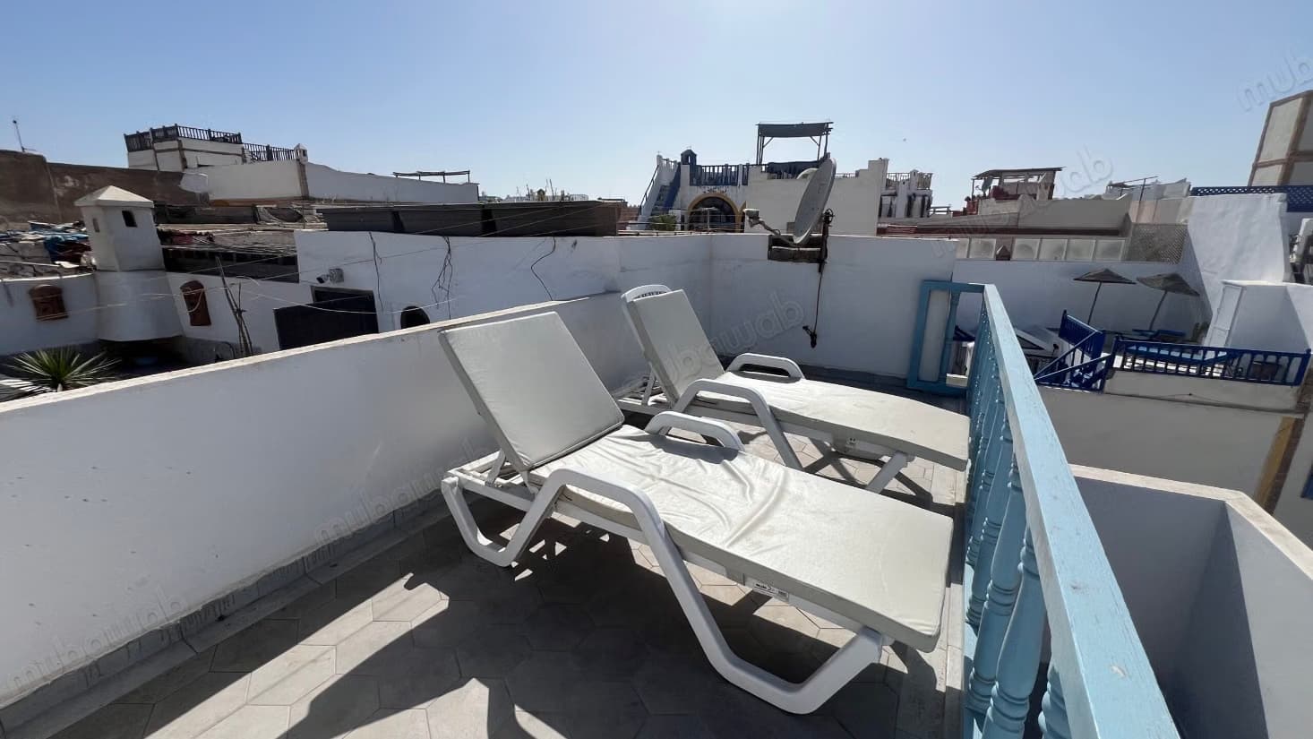 Douiria titrée, double rooftop – Médina