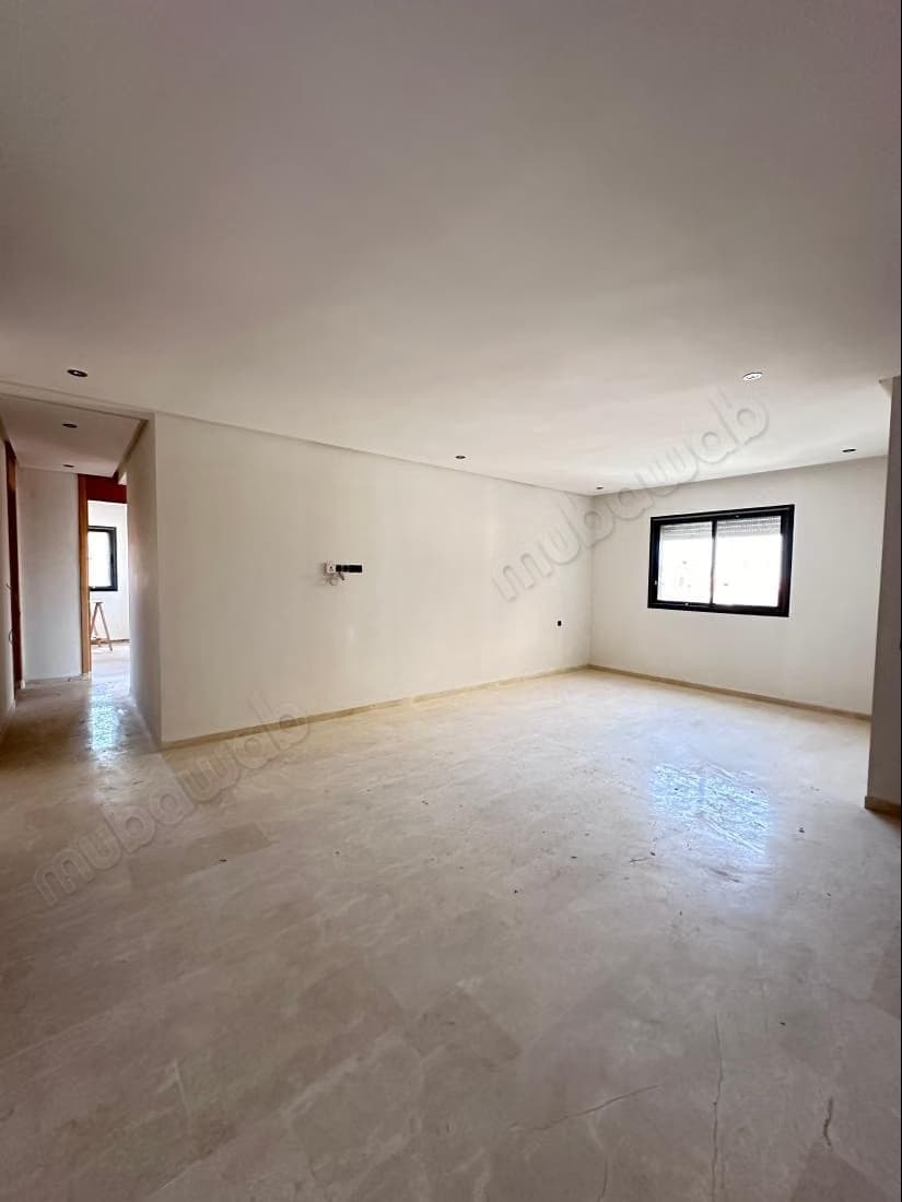 Appartement 3 chambres à côté McDonald’s route cas