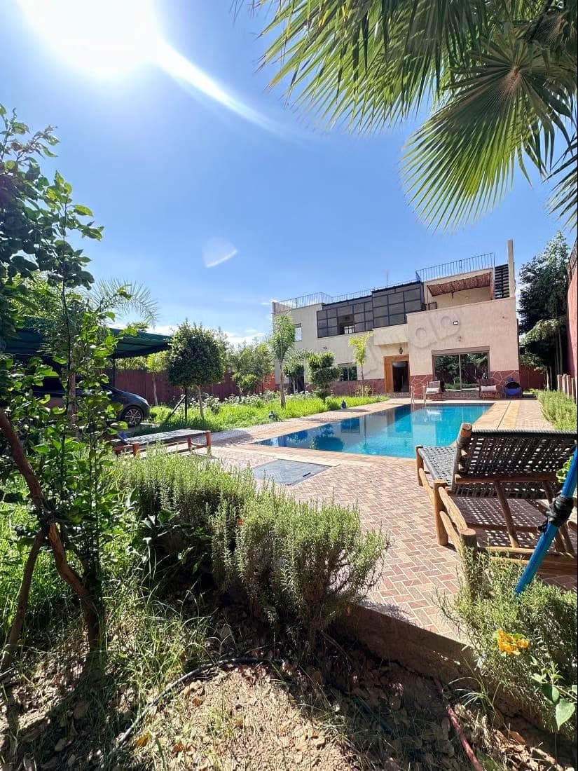 Villa à vendre à route d’ourika ghmate