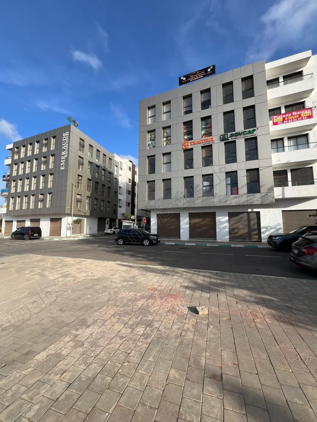 Bureau 74 m² à Louer Double Façade, salé el jadida