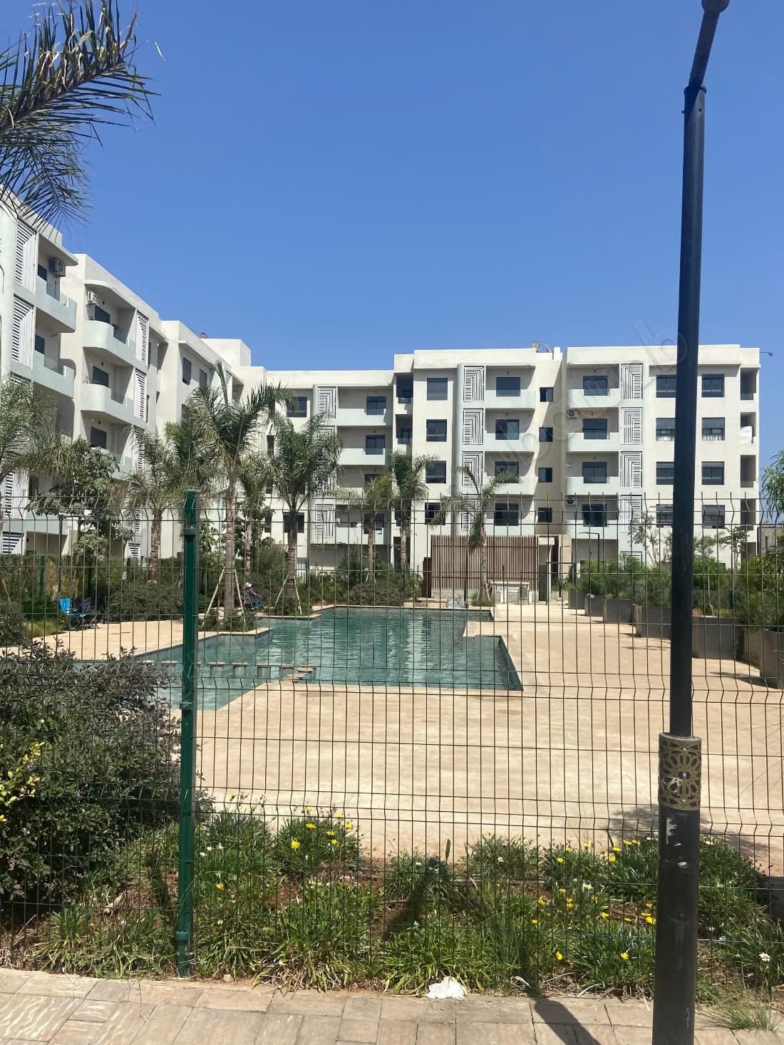 Appartement neuf 2 chambres, piscine Bouskoura