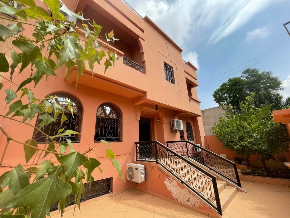 À louer: Maison 216 m2 à louer à TARGA