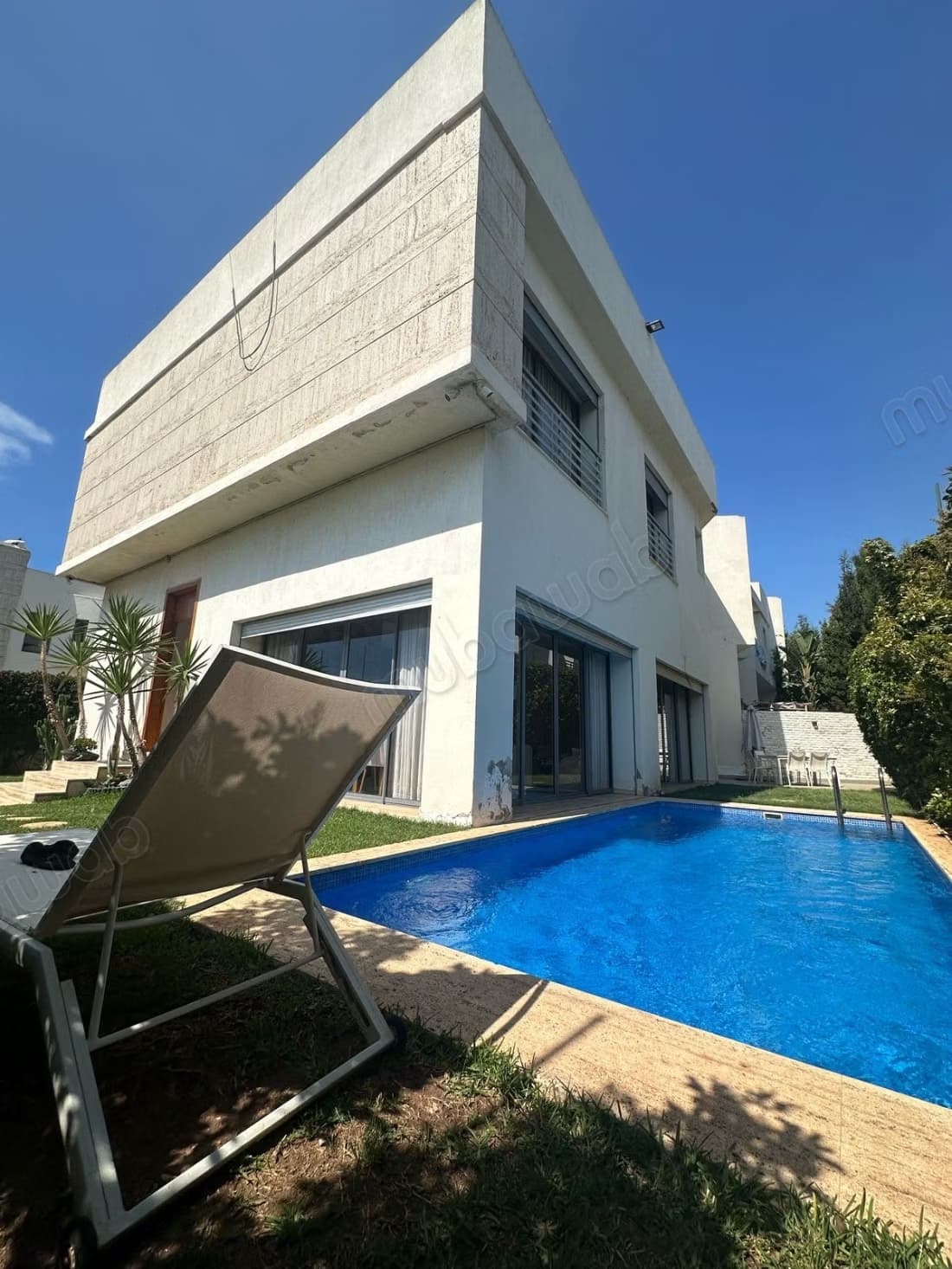Location villa de haut standing à Dar Bouazza. 4 chambres ag...