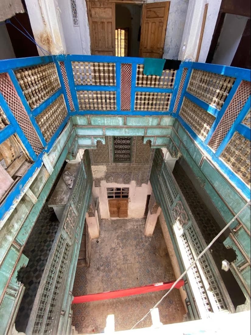 Dar traditionnelle et colorée à vendre avec 8 chambres
