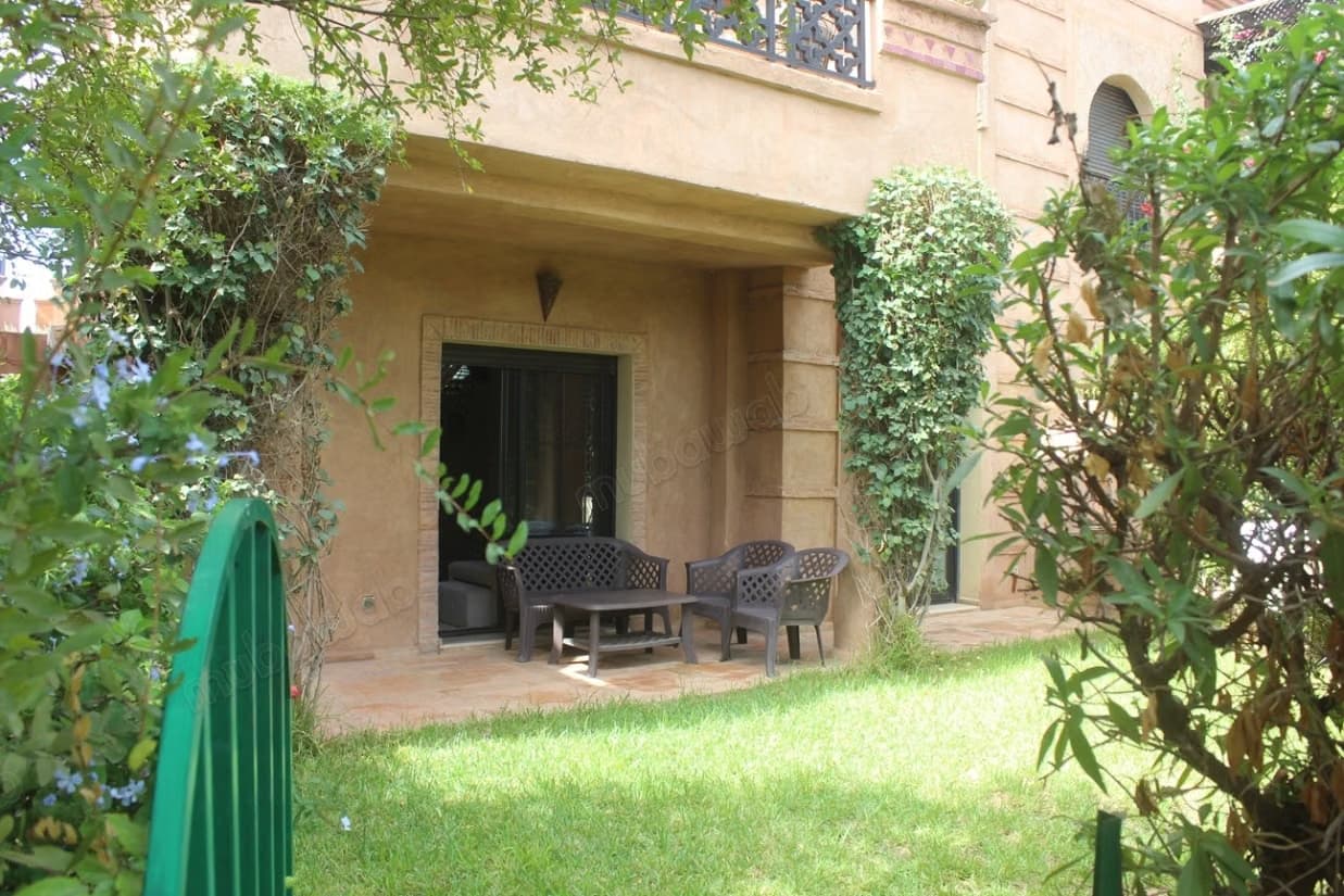 Appartement avec jardin privatif derriere Atacadao