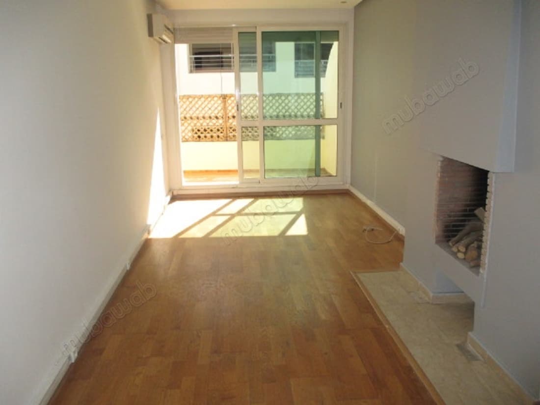 Studio vide luxe 70m2 à Quartier Racine avec Terra