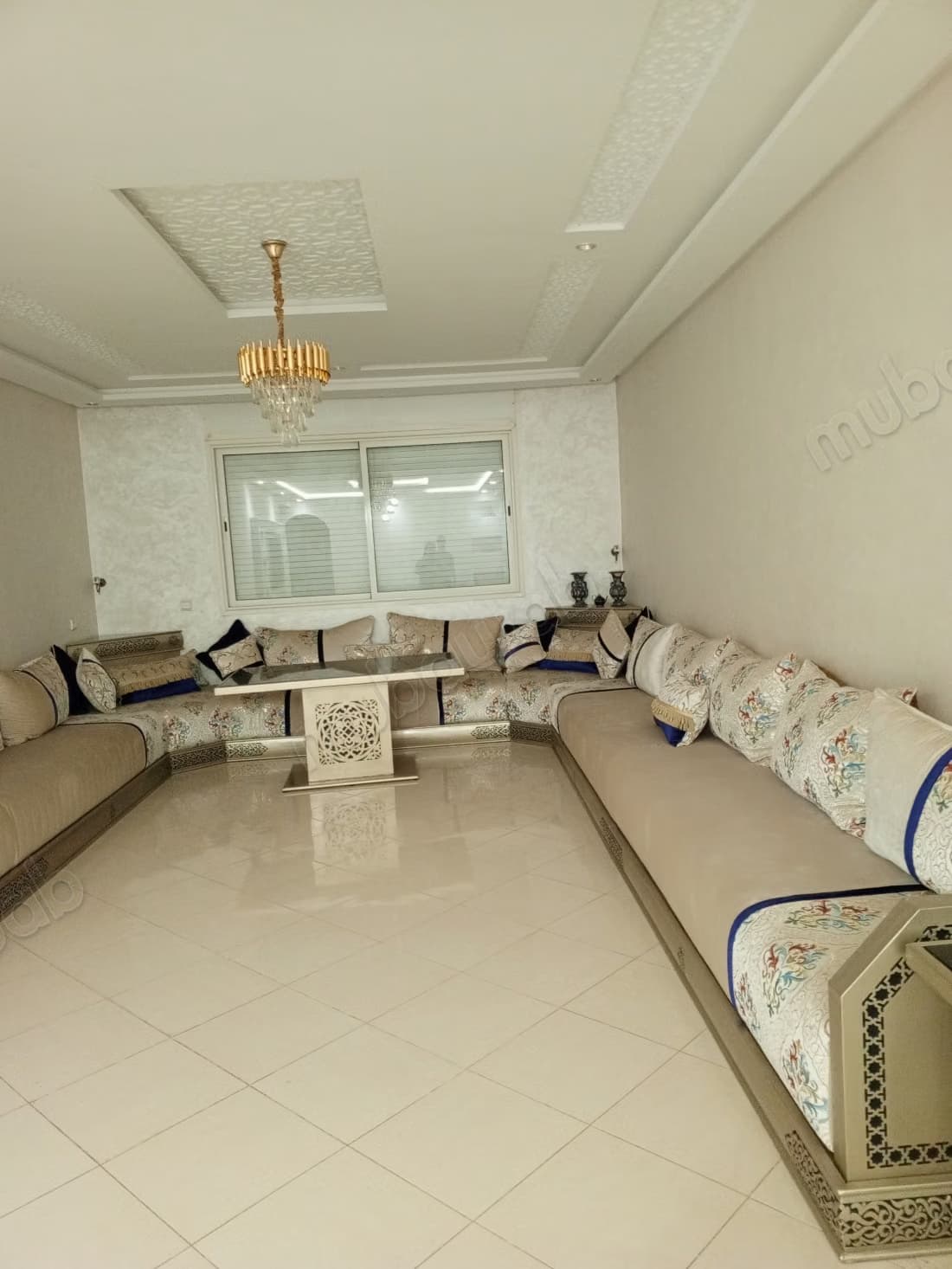 Louez cet appartement à Abbadi. 3 chambres. Meublé