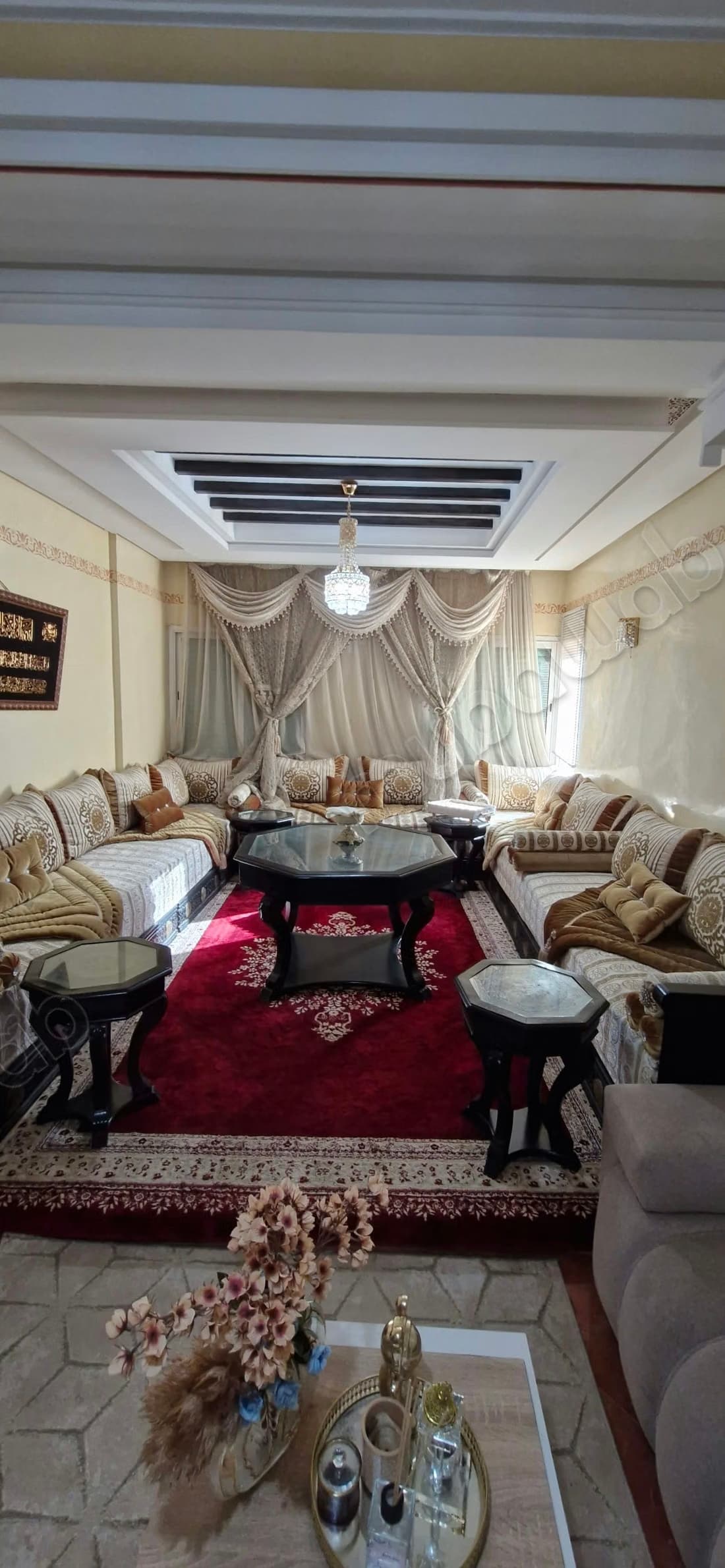 Bel Appartement Meublé À Mabrouka À Louer
