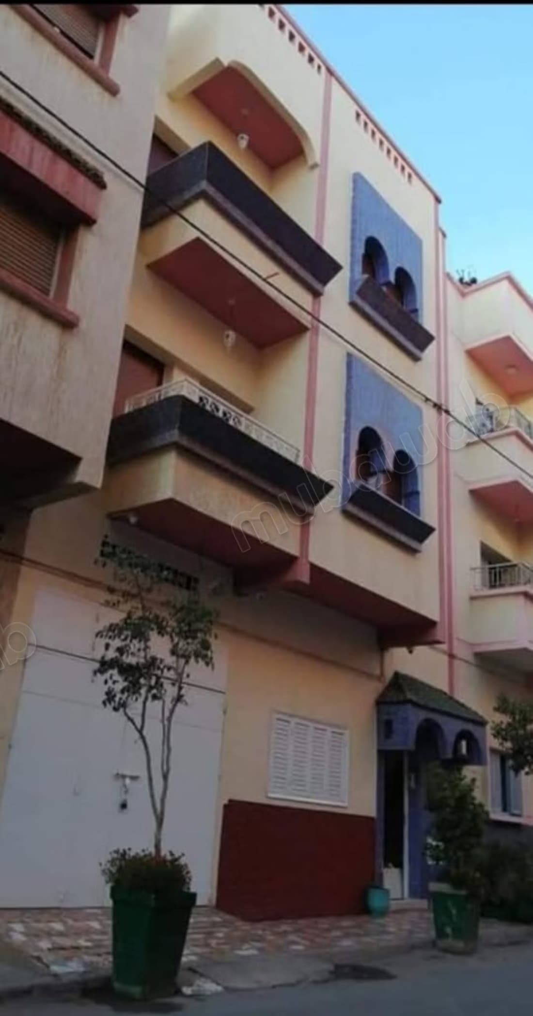 Trouvez votre maison à acheter à Hay Karima. Surface totale...